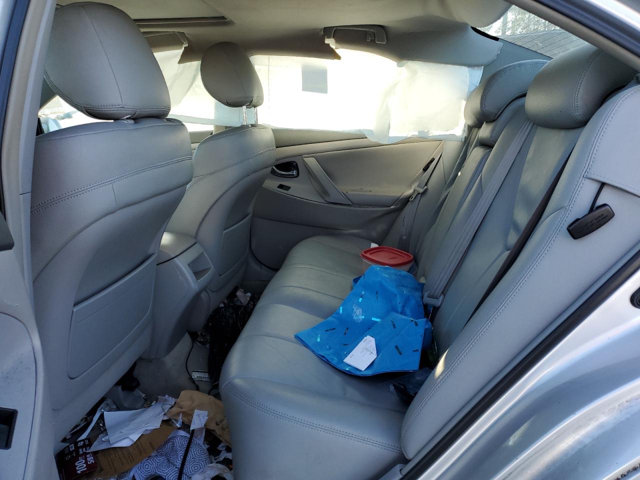 2009 Toyota Camry - Image 11