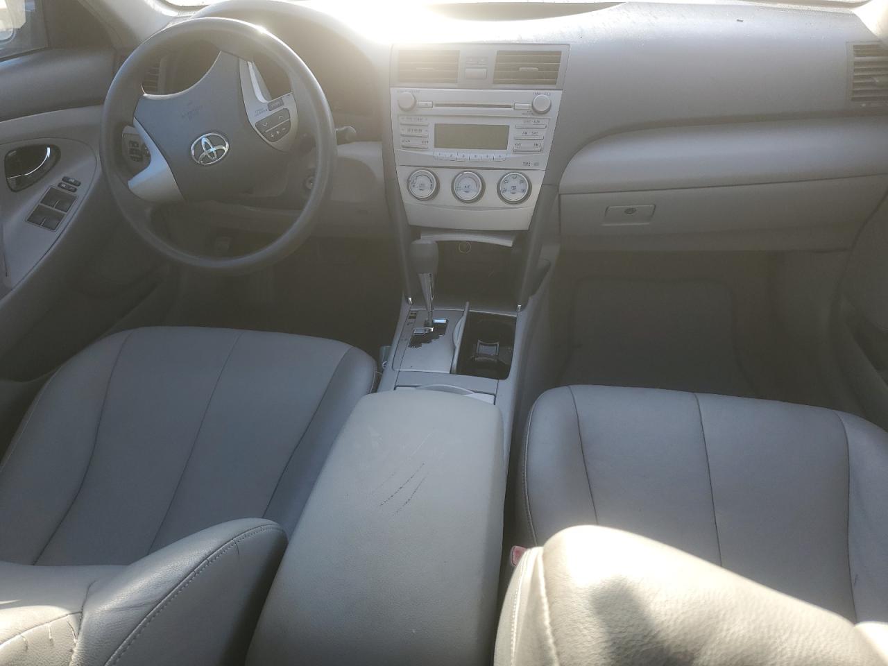 2011 Toyota Camry - Image 8