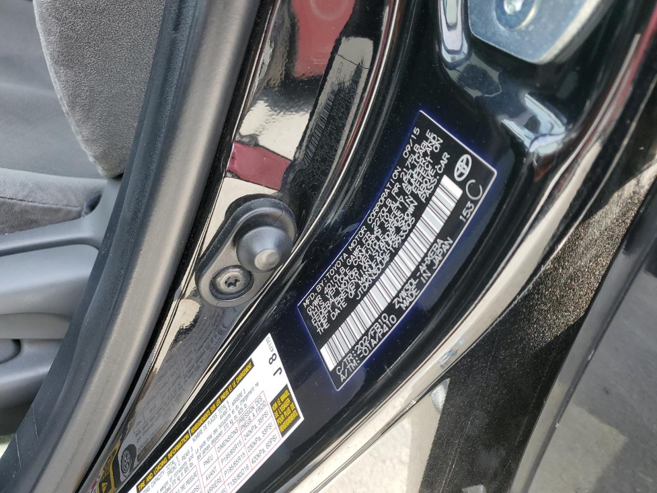 2015 Toyota Prius - Image 13