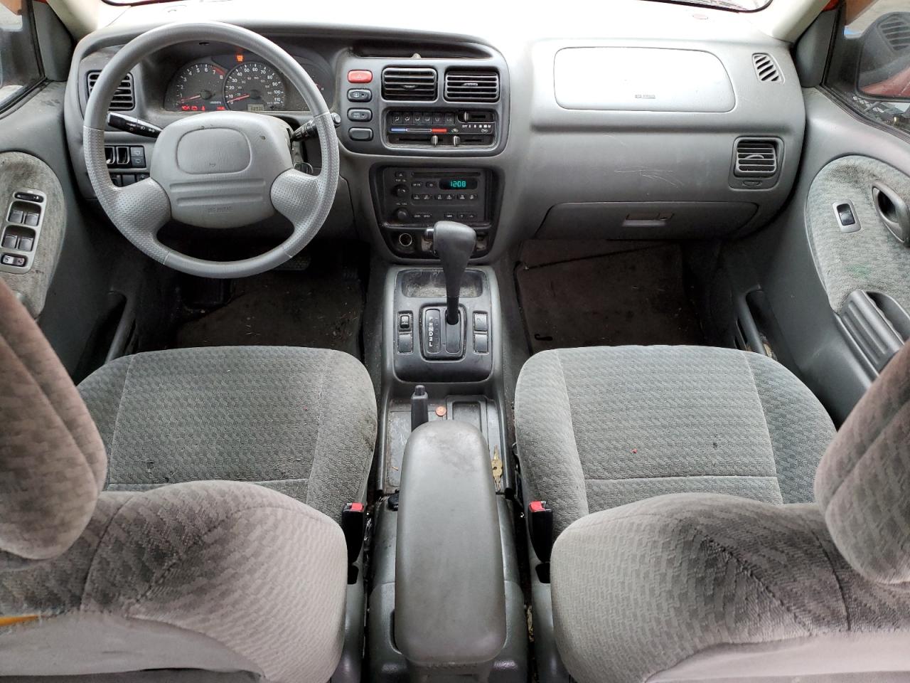2004 Suzuki Vitara - Image 8