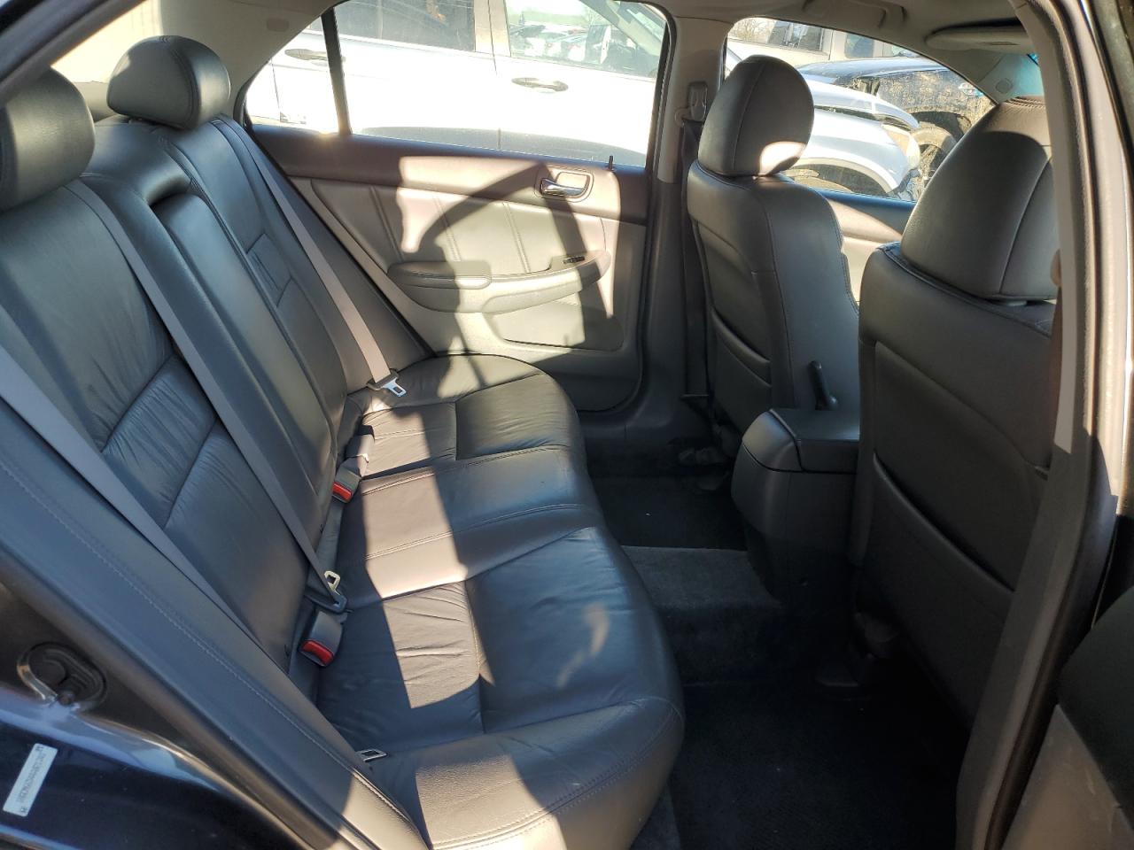 2004 Honda Accord - Image 10