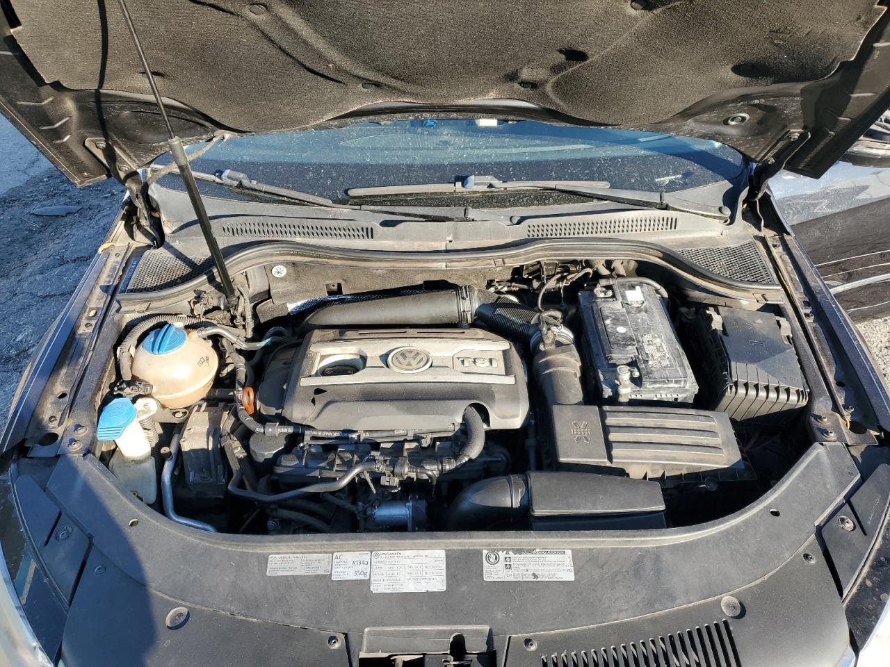 2013 Volkswagen Passat CC - Image 13
