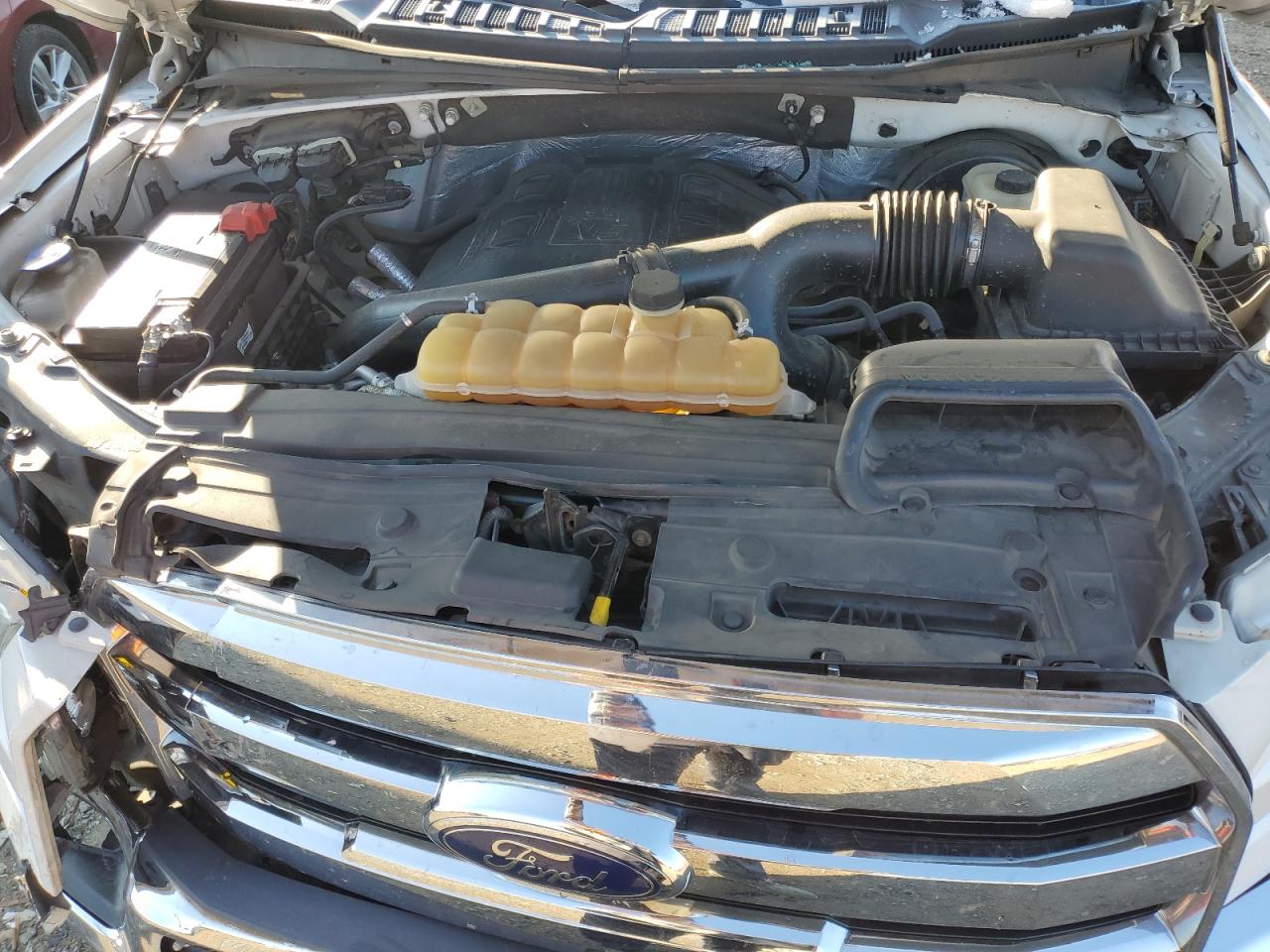 2015 Ford F-150 - Image 12