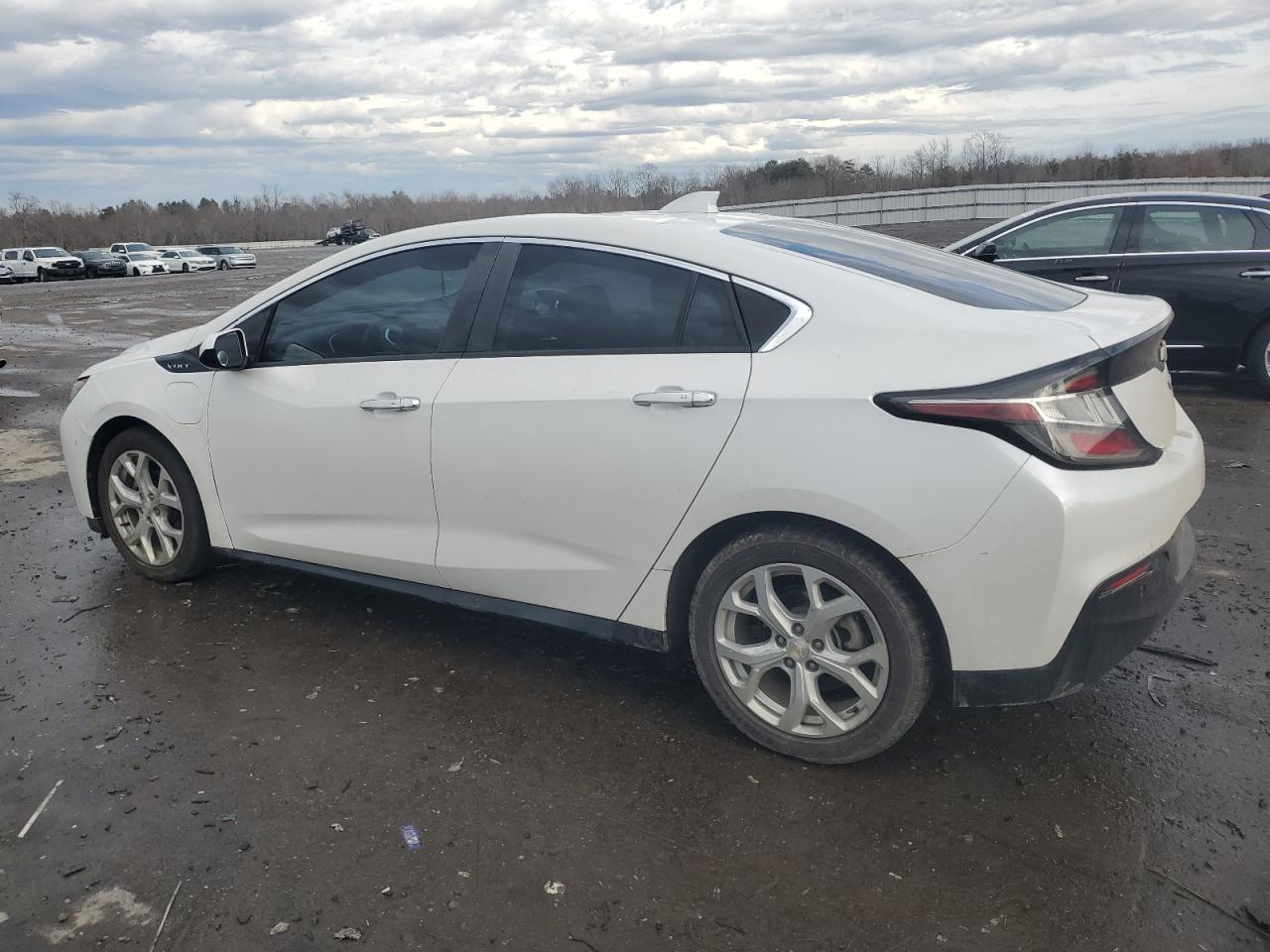 2017 Chevrolet Volt - Image 2