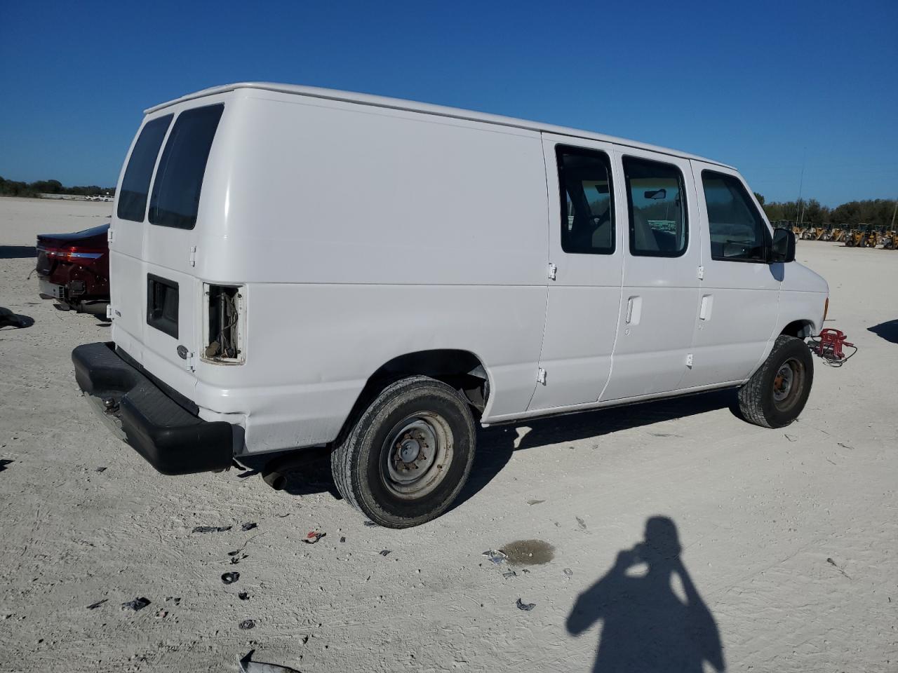 2003 Ford Econoline - Image 3