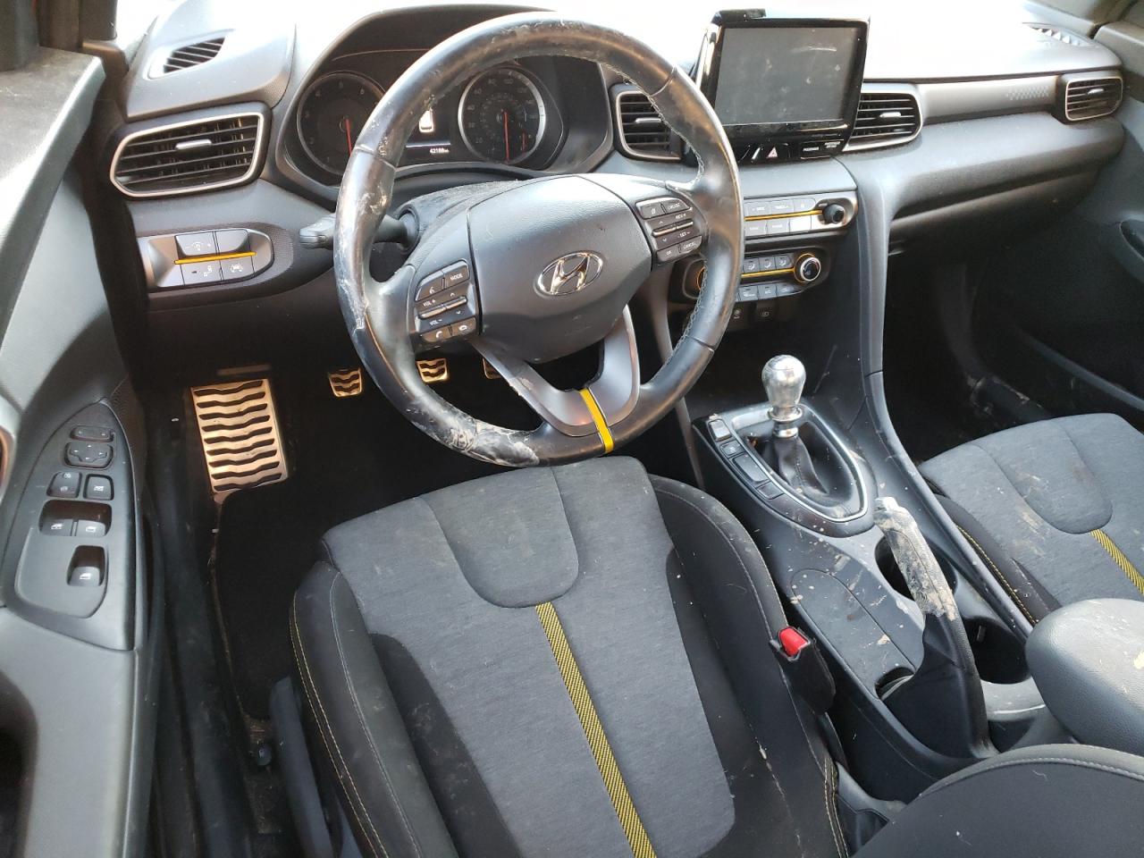 2020 Hyundai Veloster - Image 8