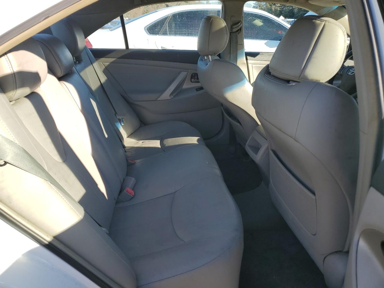 2011 Toyota Camry - Image 10