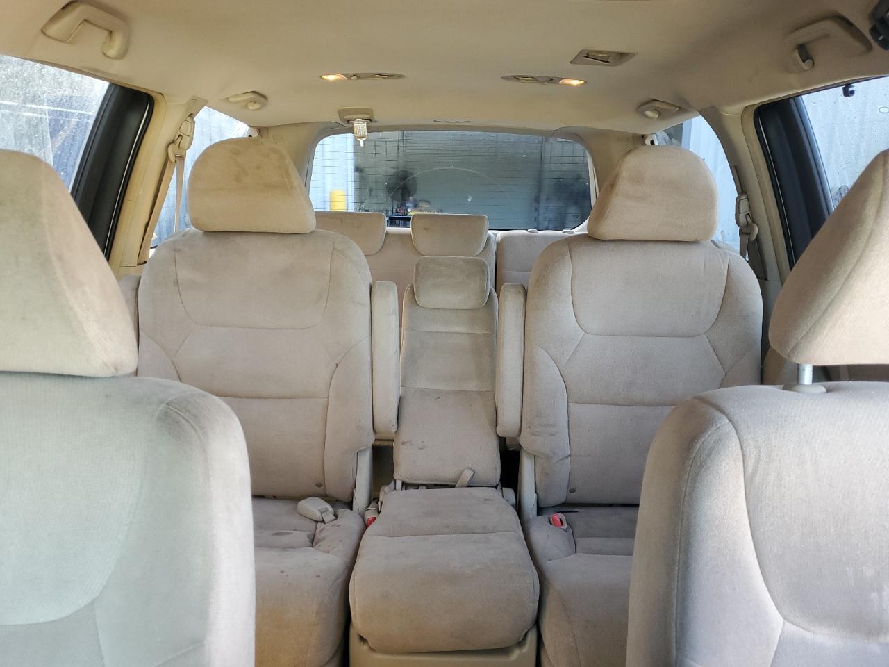 2005 Honda Odyssey - Image 10