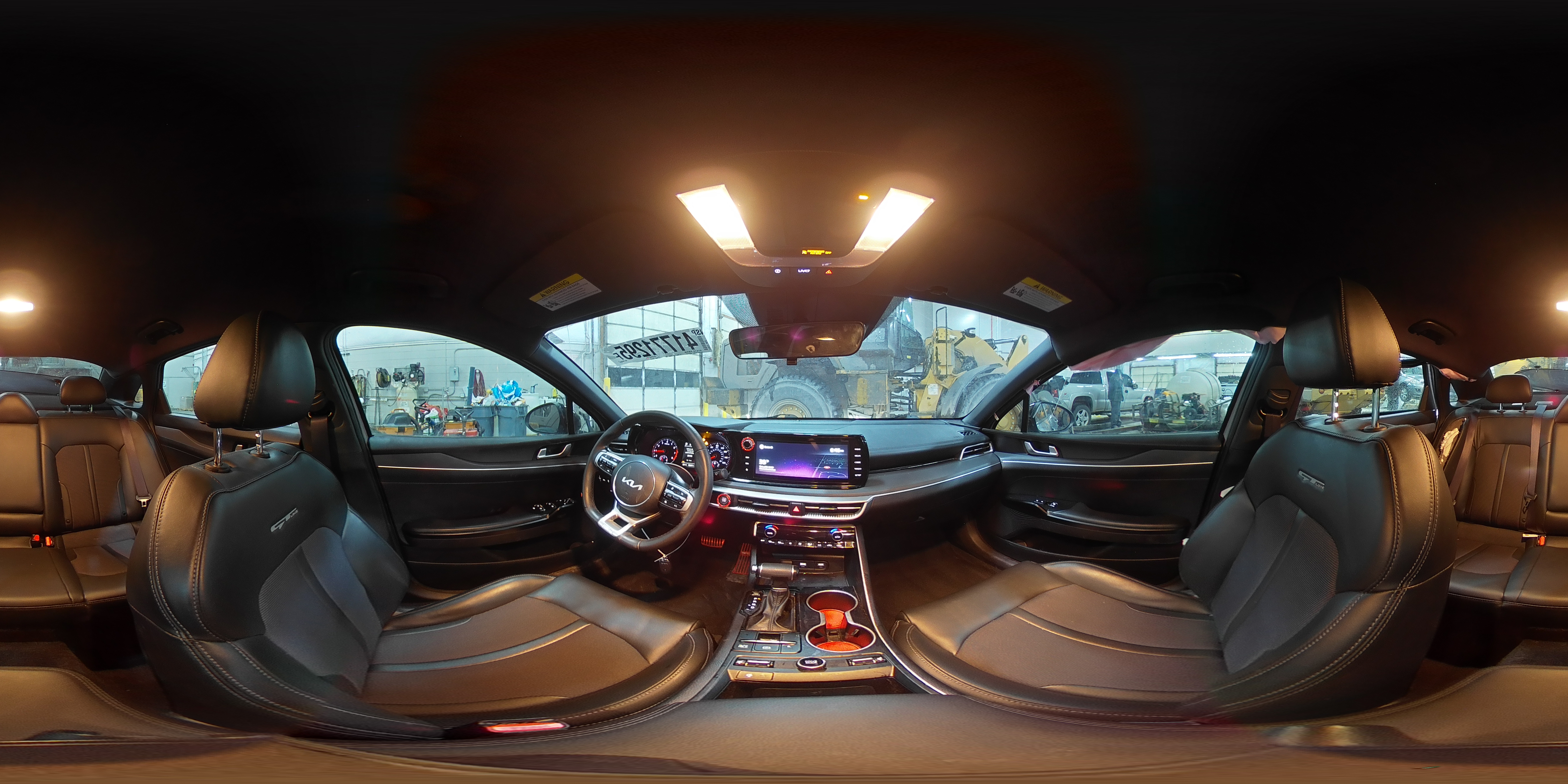 2022 Kia K5 - Image 14