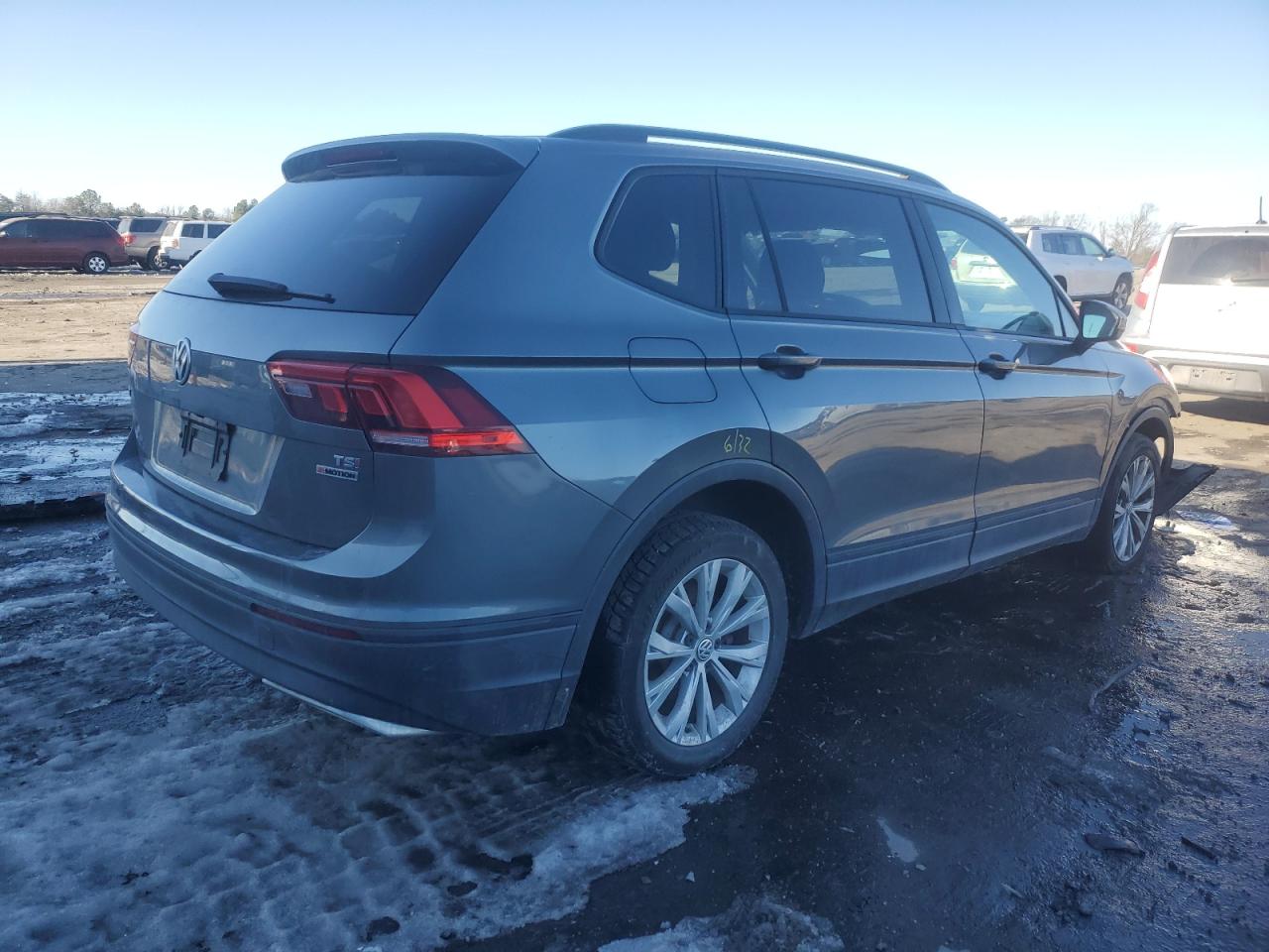 2018 Volkswagen Tiguan - Image 3