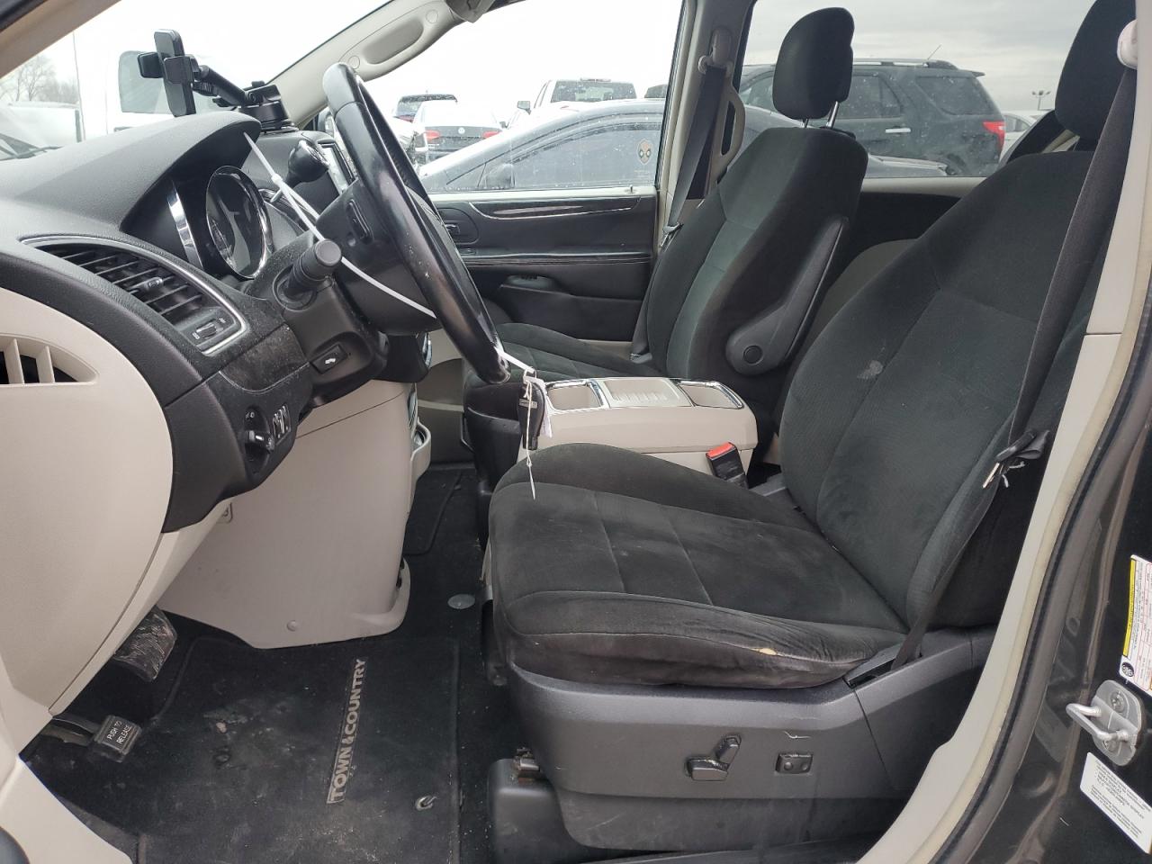 2012 Chrysler Town & Country - Image 7
