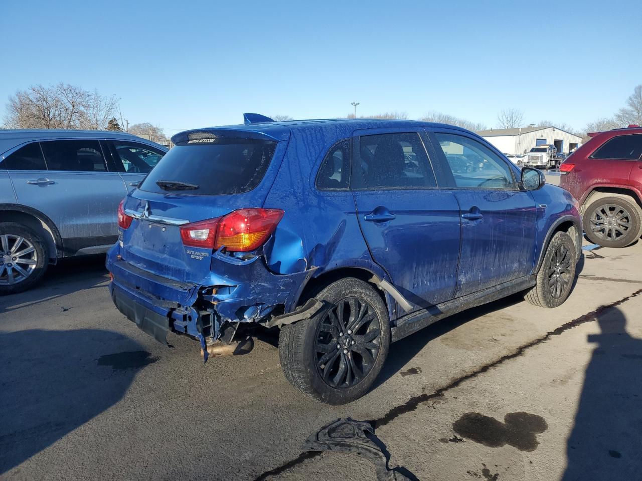 2018 Mitsubishi Outlander - Image 3