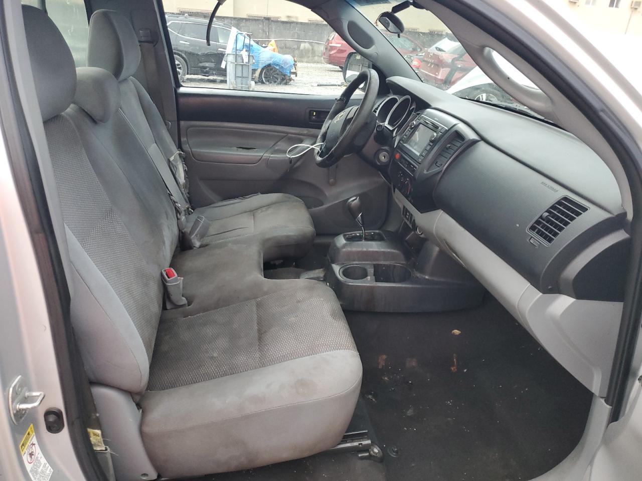 2013 Toyota Tacoma - Image 10