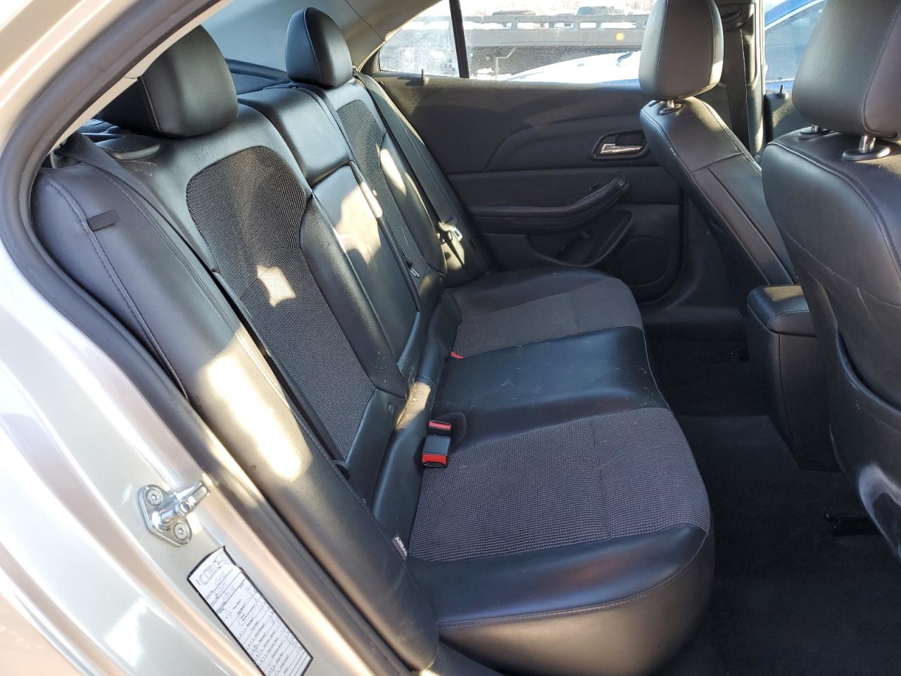 2015 Chevrolet Malibu - Image 10