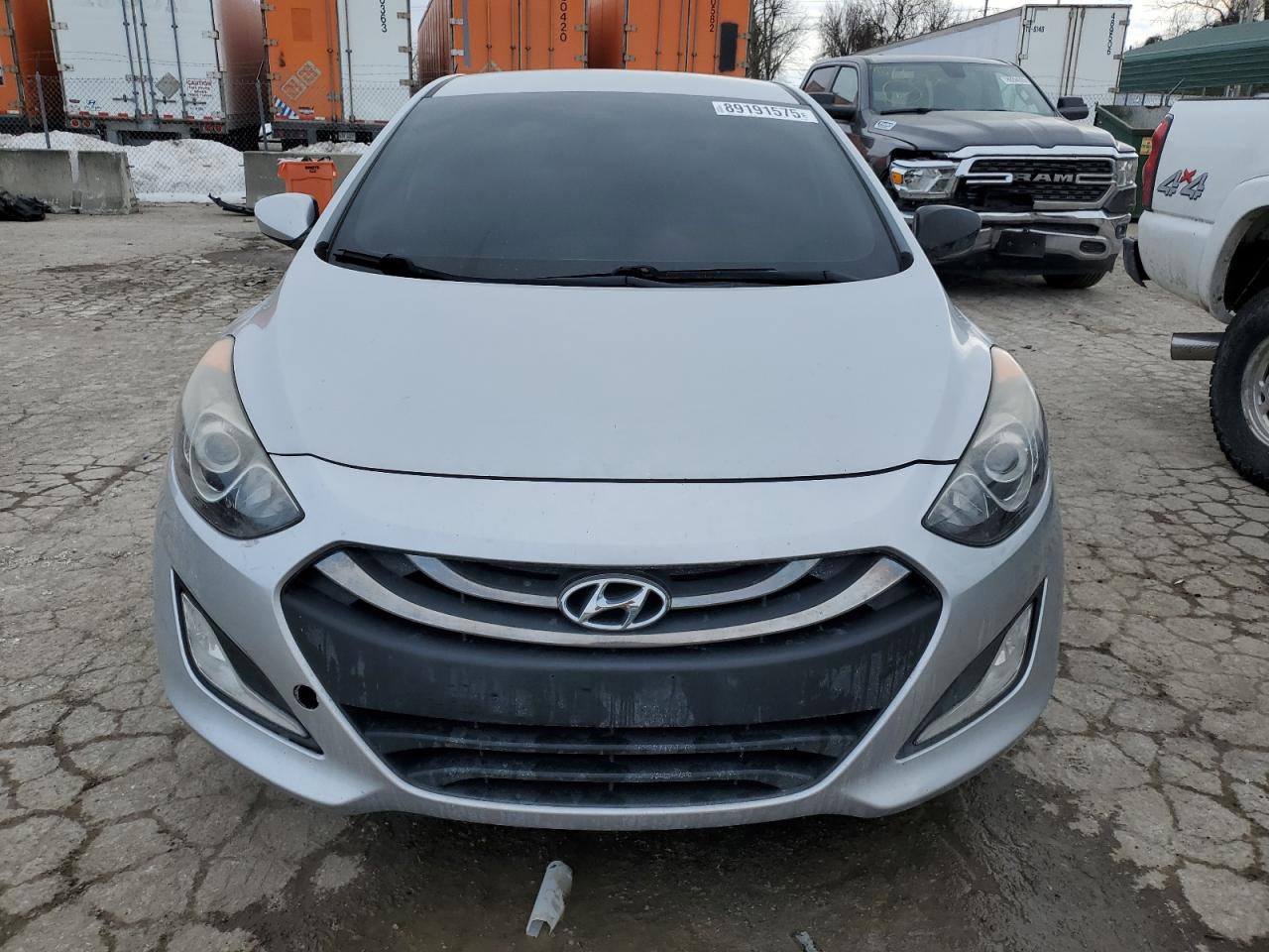 2013 Hyundai Elantra - Image 5