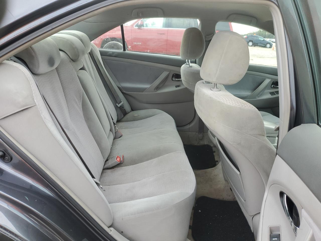 2010 Toyota Camry - Image 10