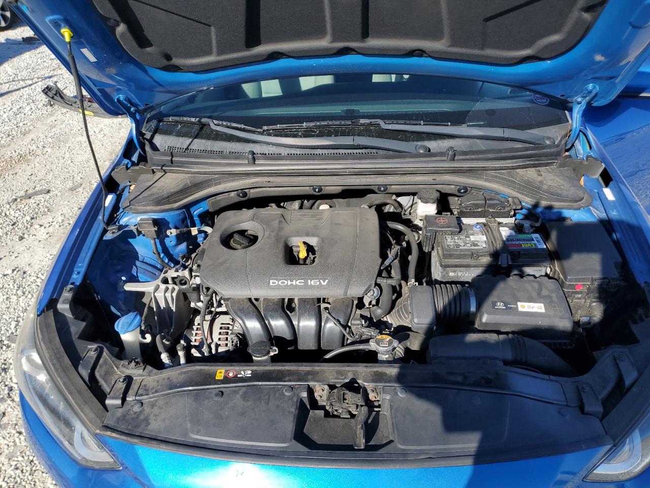 2017 Hyundai Elantra - Image 11