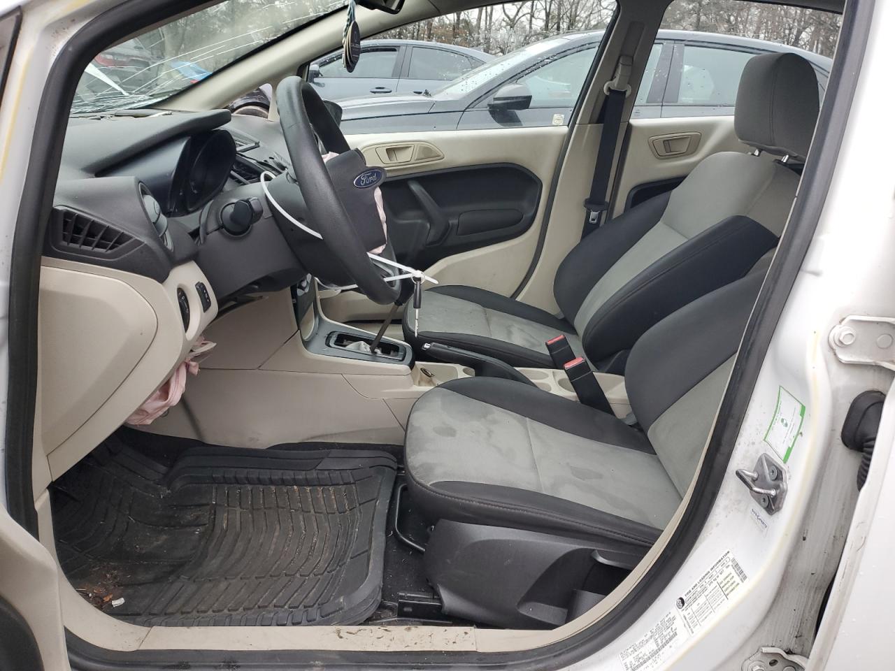 2012 Ford Fiesta - Image 7