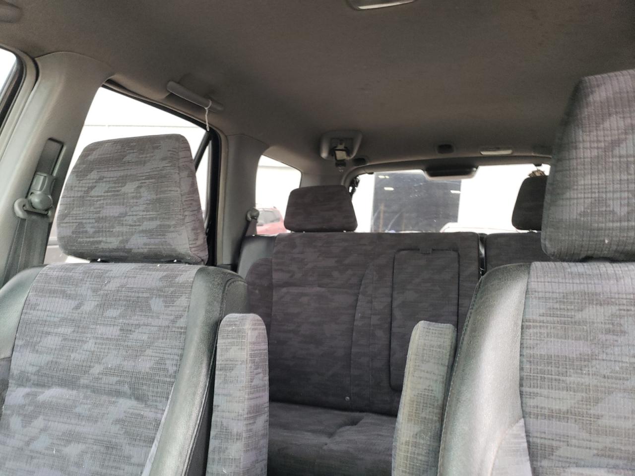 2004 Honda CR-V - Image 10