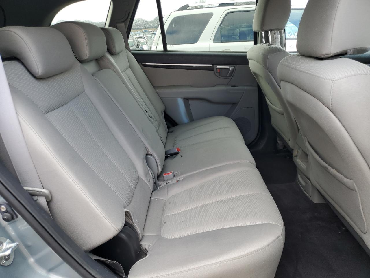 2009 Hyundai Santa Fe - Image 11