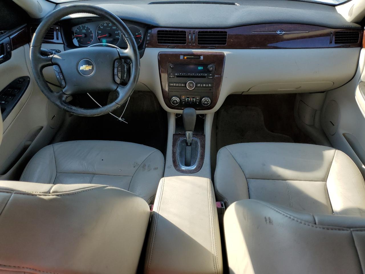 2011 Chevrolet Impala - Image 8