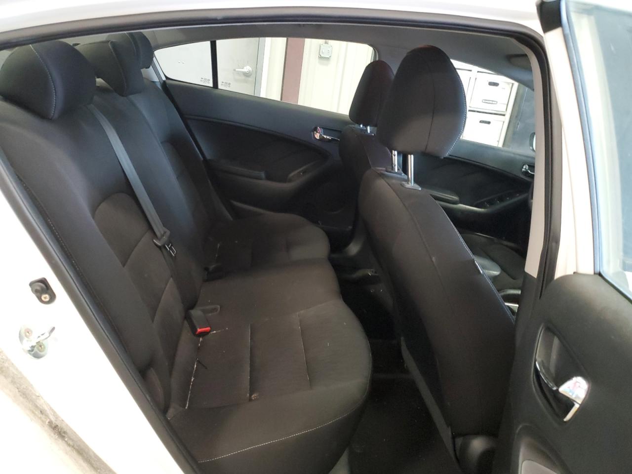 2016 Kia Forte - Image 10