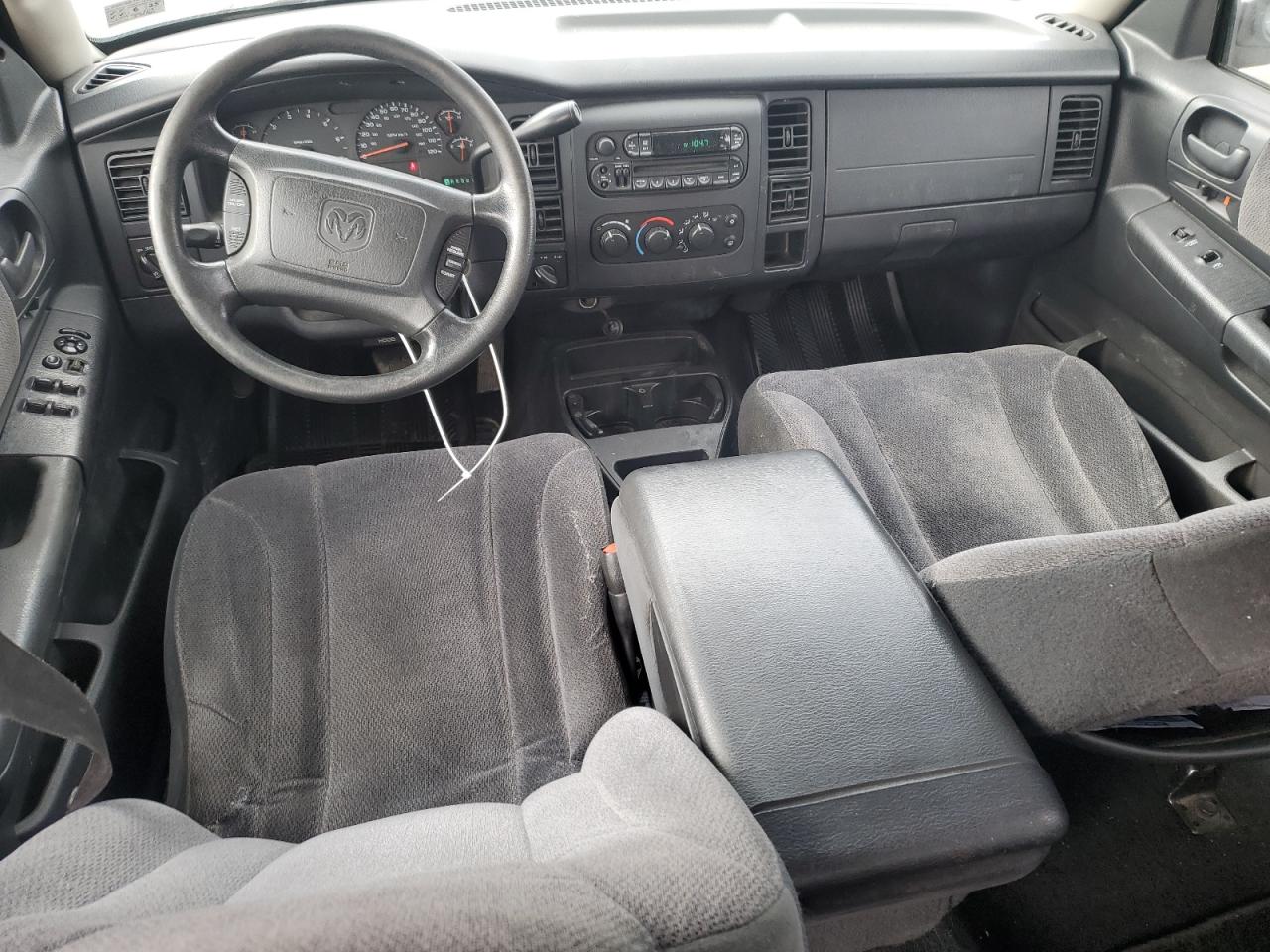 2004 Dodge Dakota - Image 8