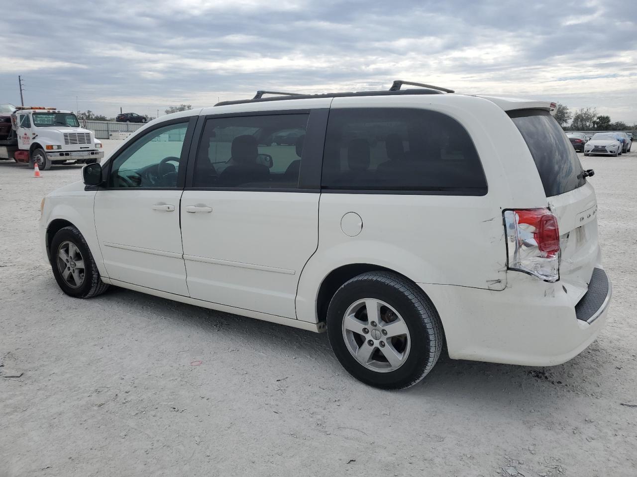 2012 Dodge Caravan - Image 2