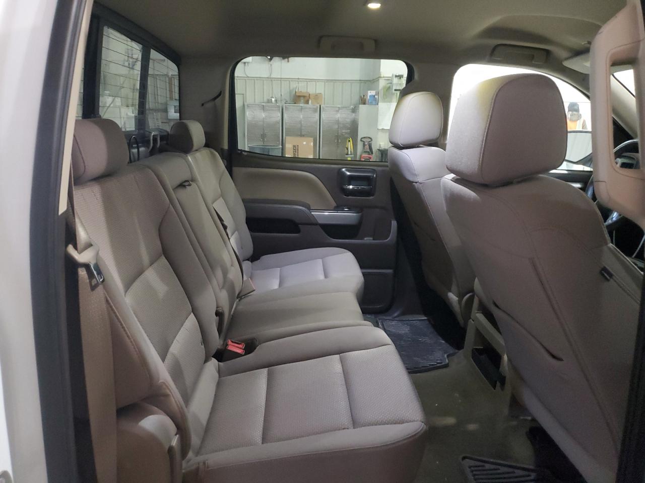 2016 Chevrolet Silverado - Image 10