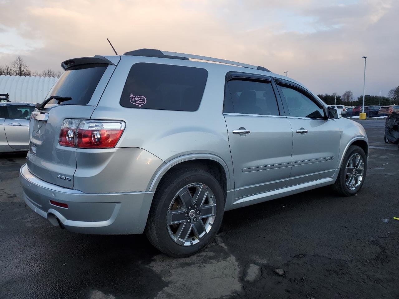 2012 GMC Acadia - Image 3