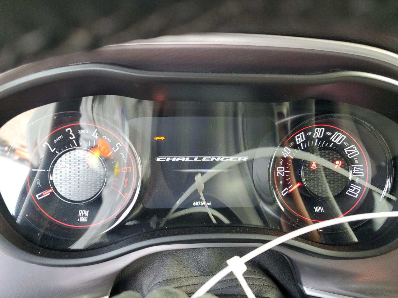 2019 Dodge Challenger - Image 9