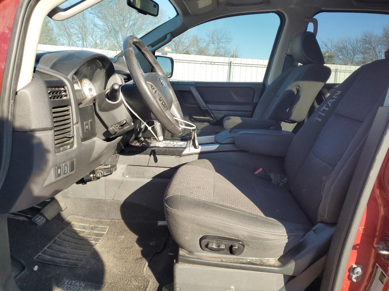 2014 Nissan Titan - Image 7