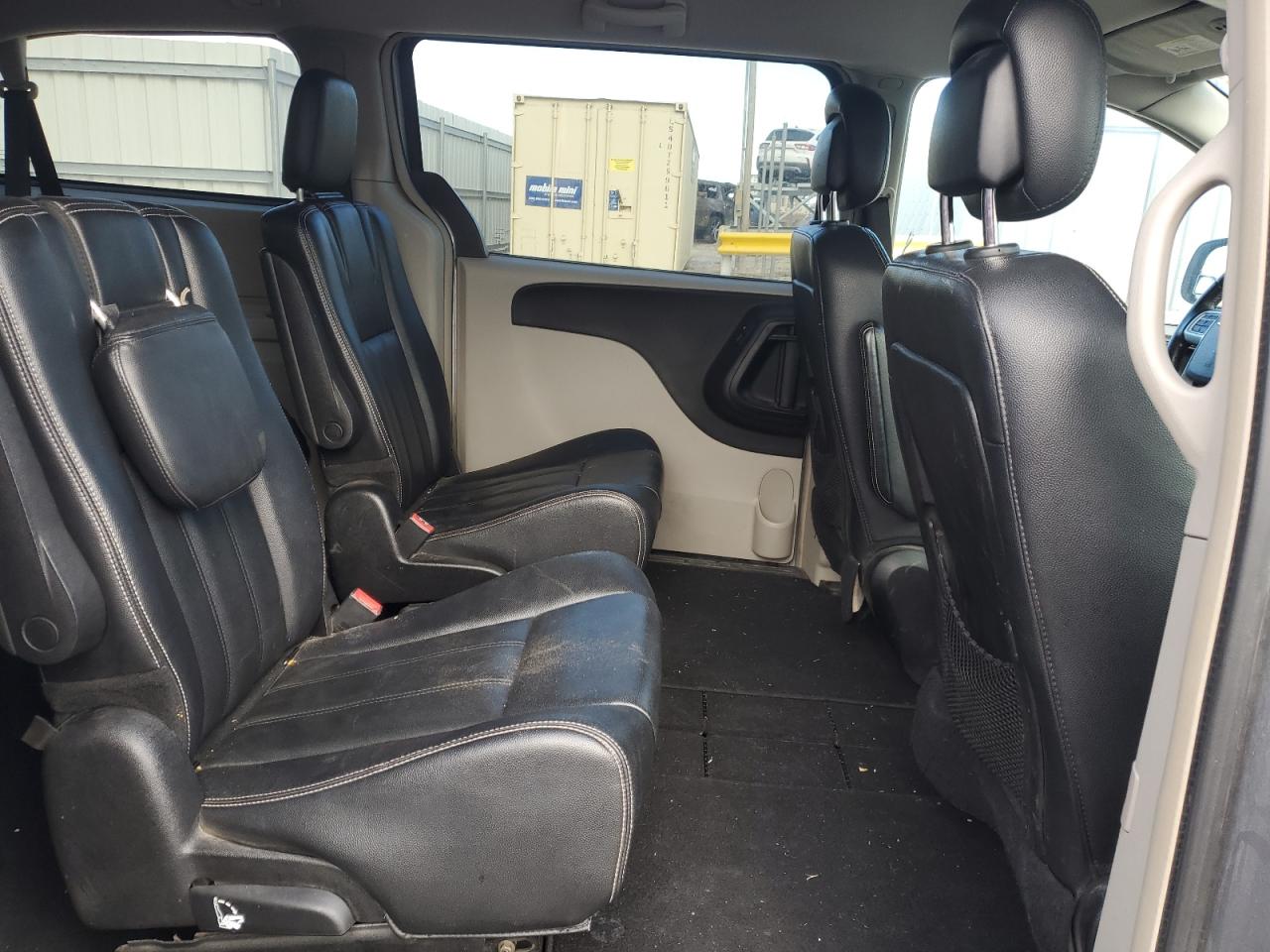 2013 Chrysler Town & Country - Image 11
