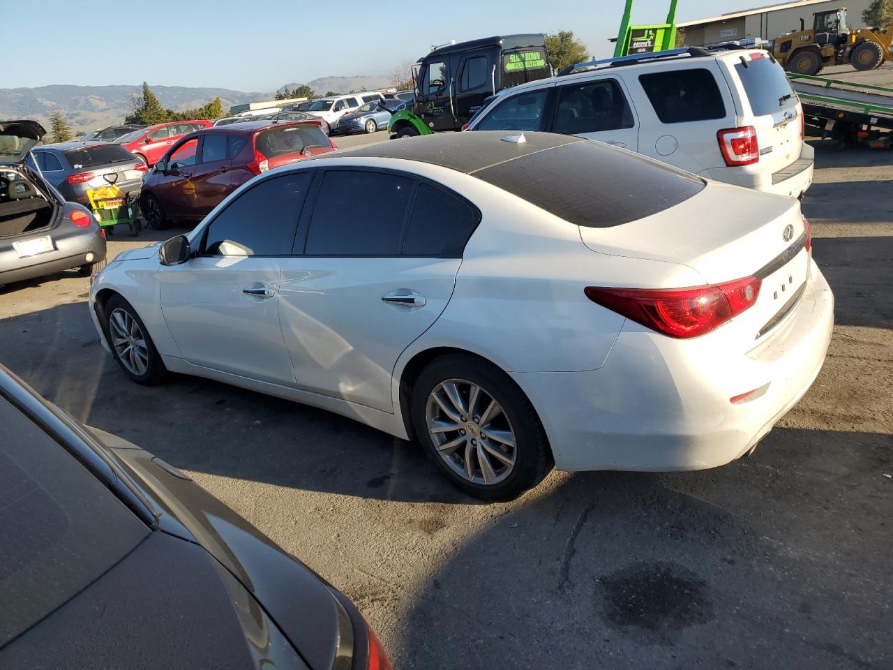 VIN JN1BV7AP6FM352440 2015 INFINITI Q50 no.2