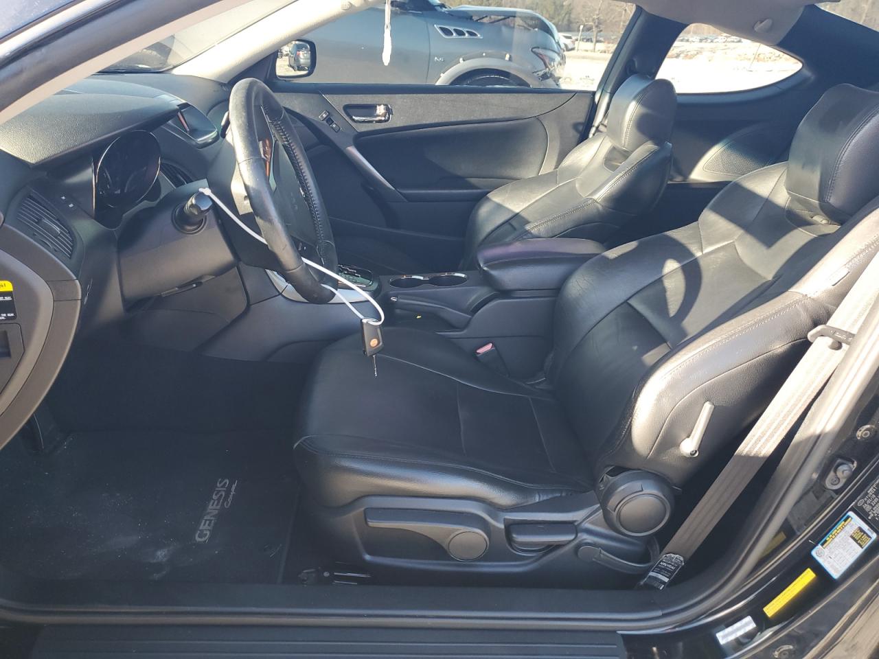 2011 Hyundai Genesis - Image 7