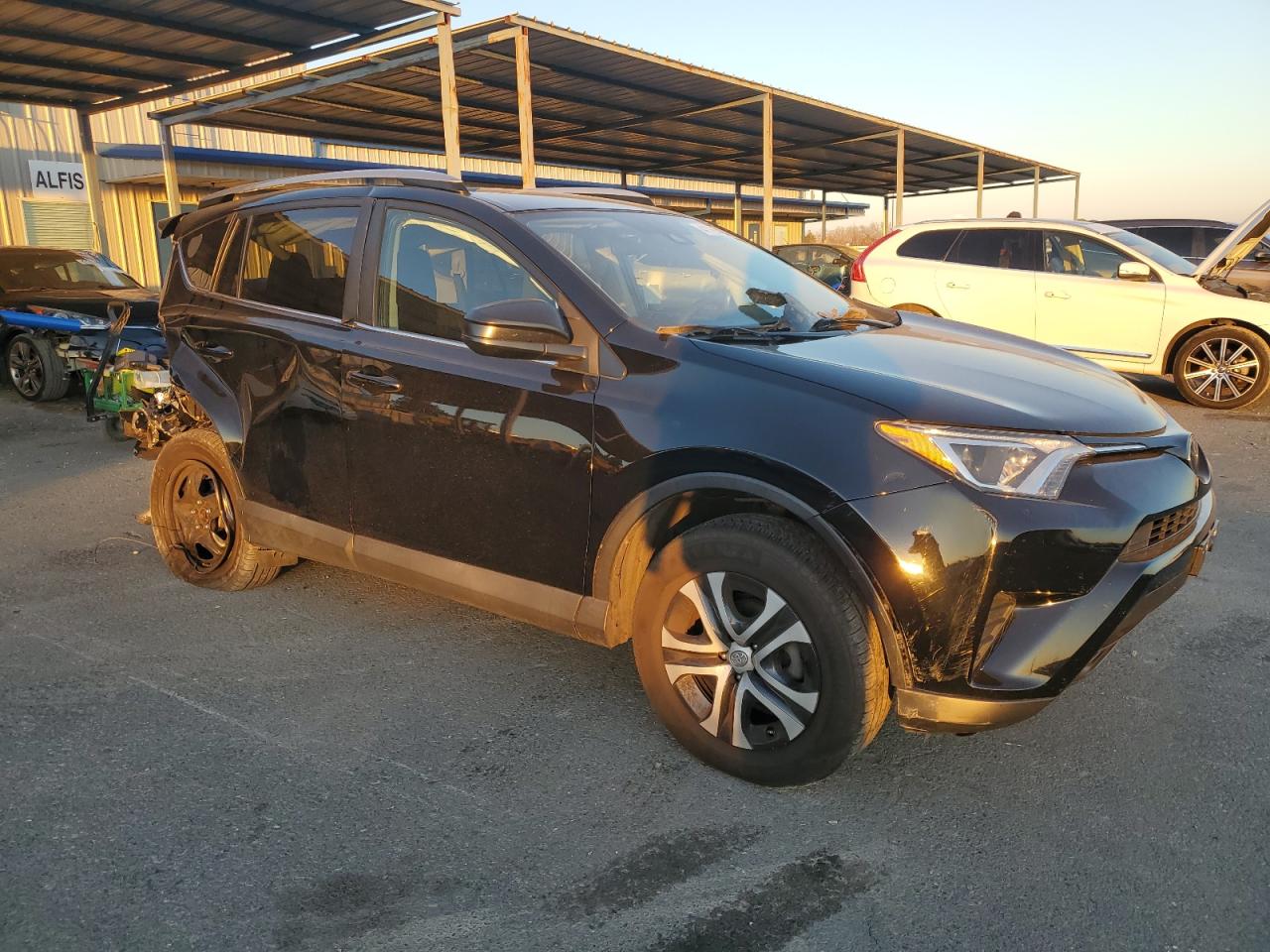 2017 Toyota RAV 4 - Image 4