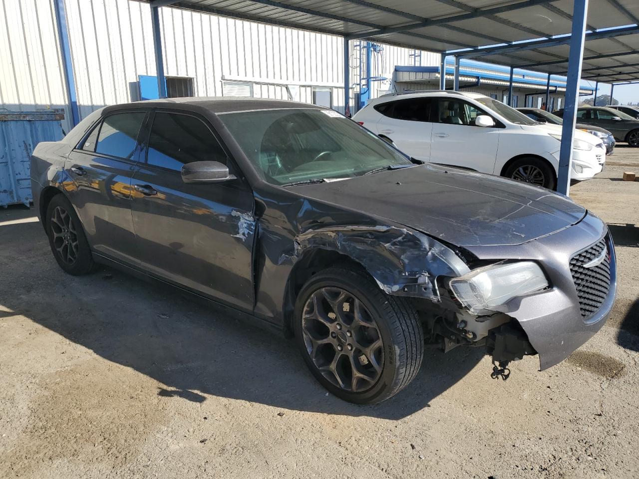 2016 Chrysler 300 - Image 4