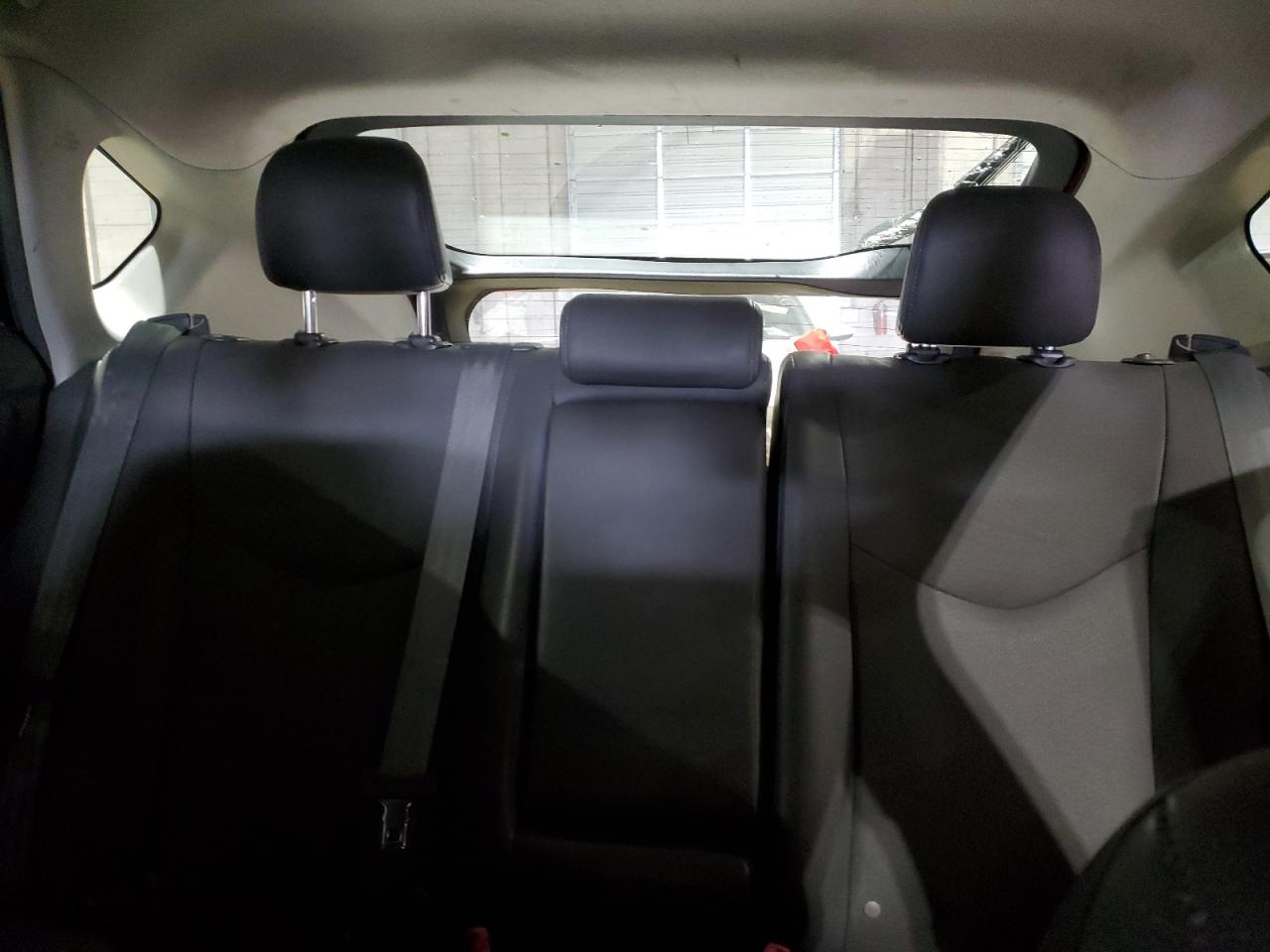 2010 Toyota Prius - Image 10