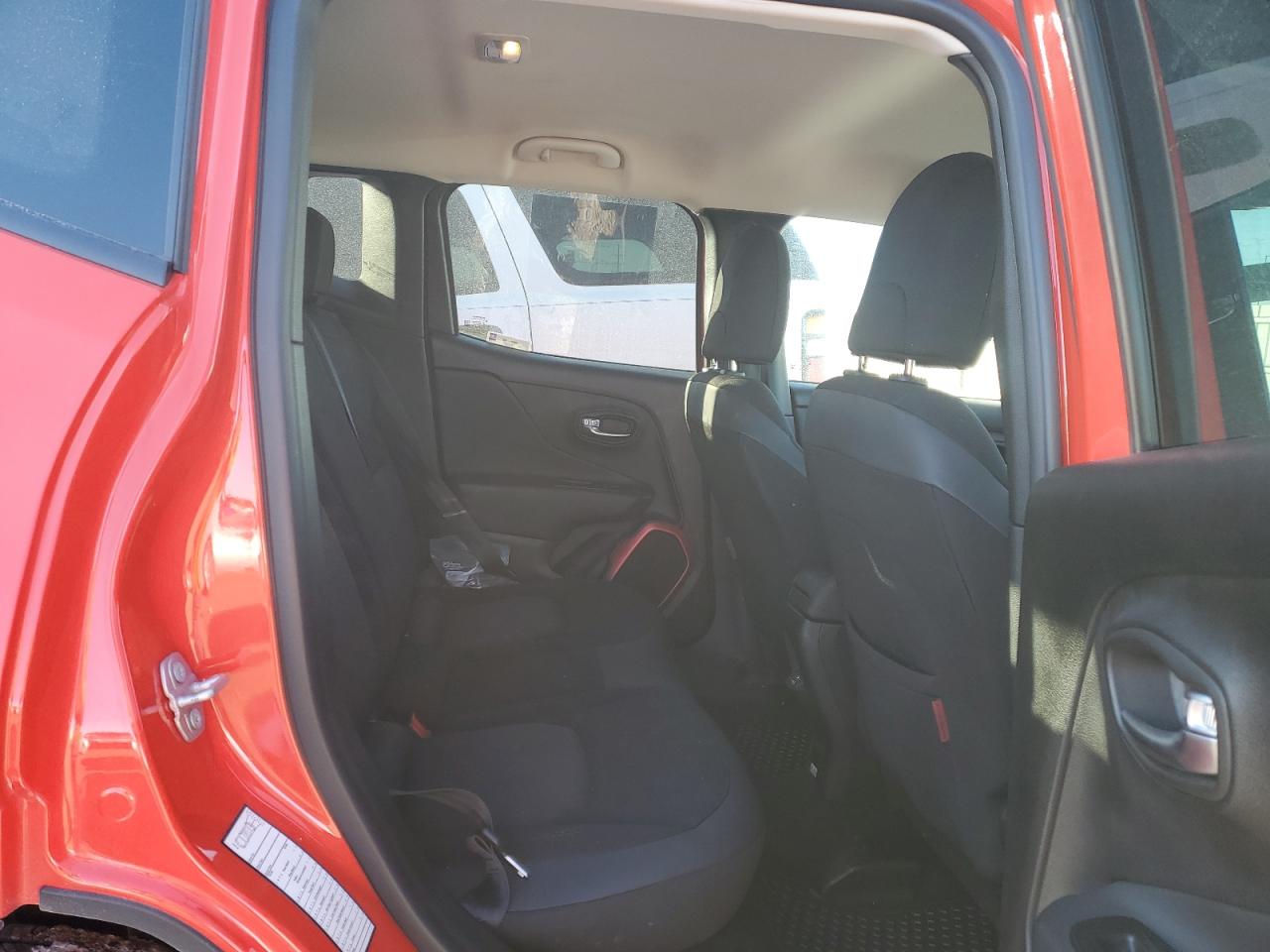 2018 Jeep Renegade - Image 10