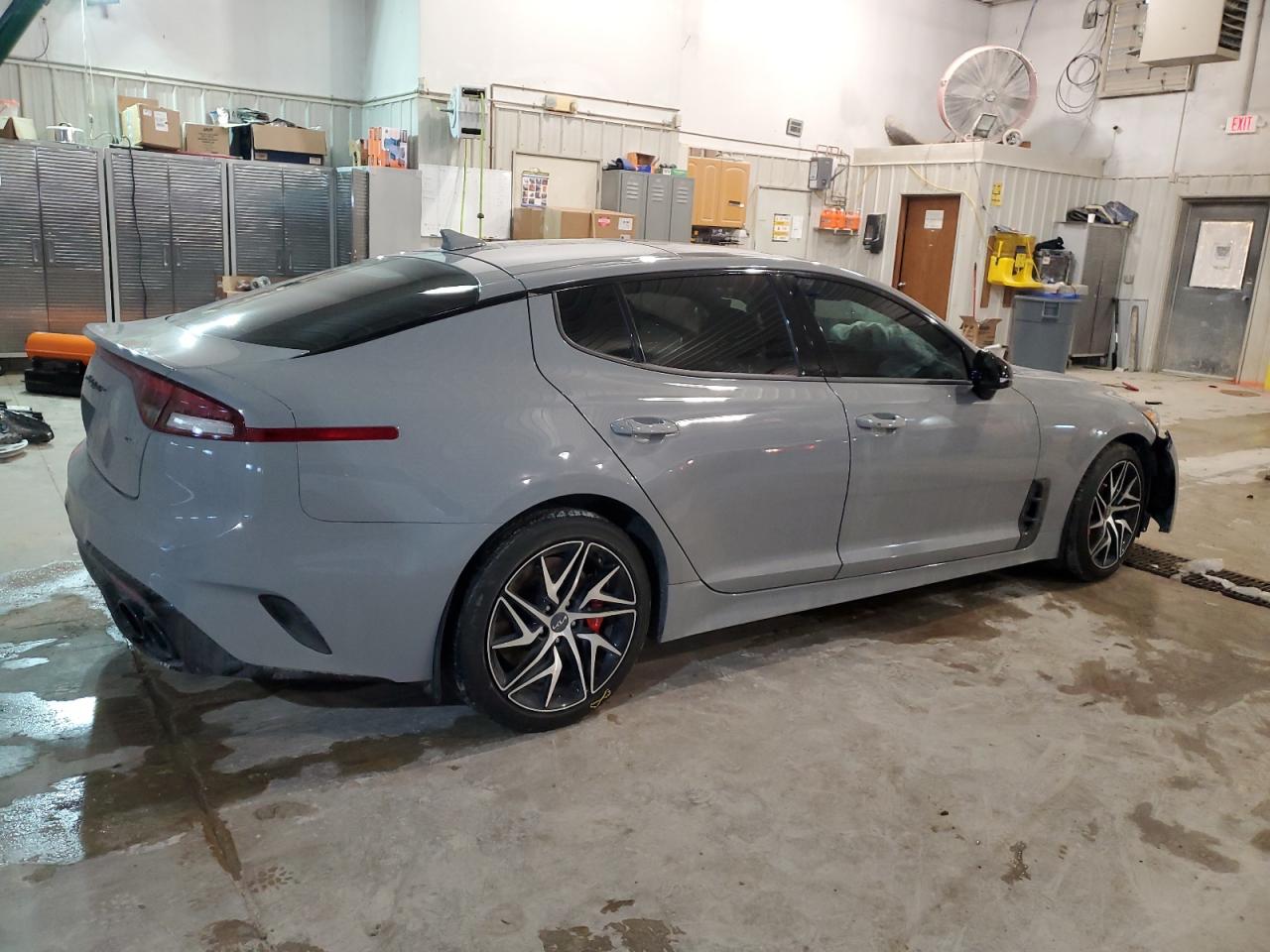 2023 Kia Stinger - Image 3
