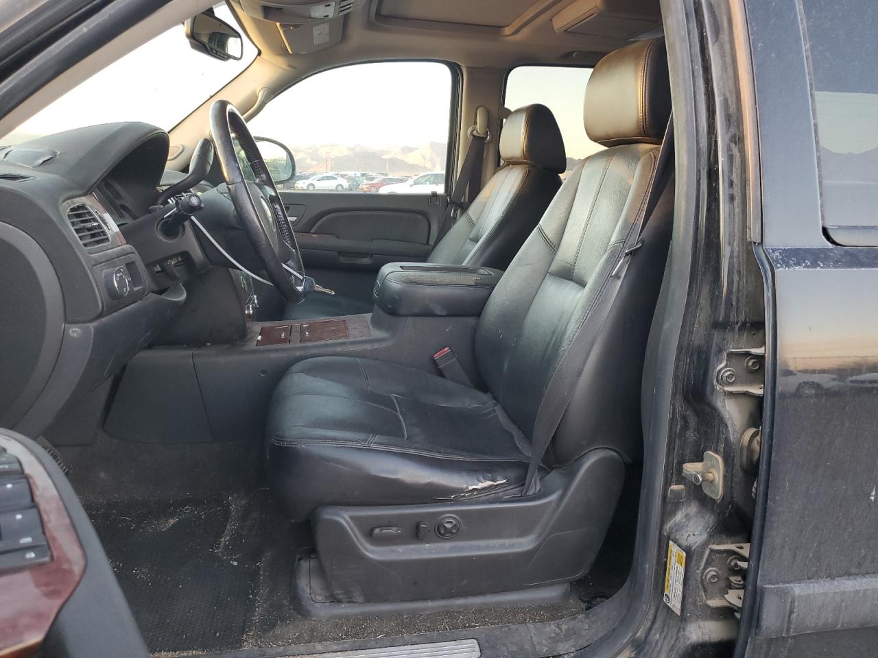 2007 Chevrolet Suburban - Image 7