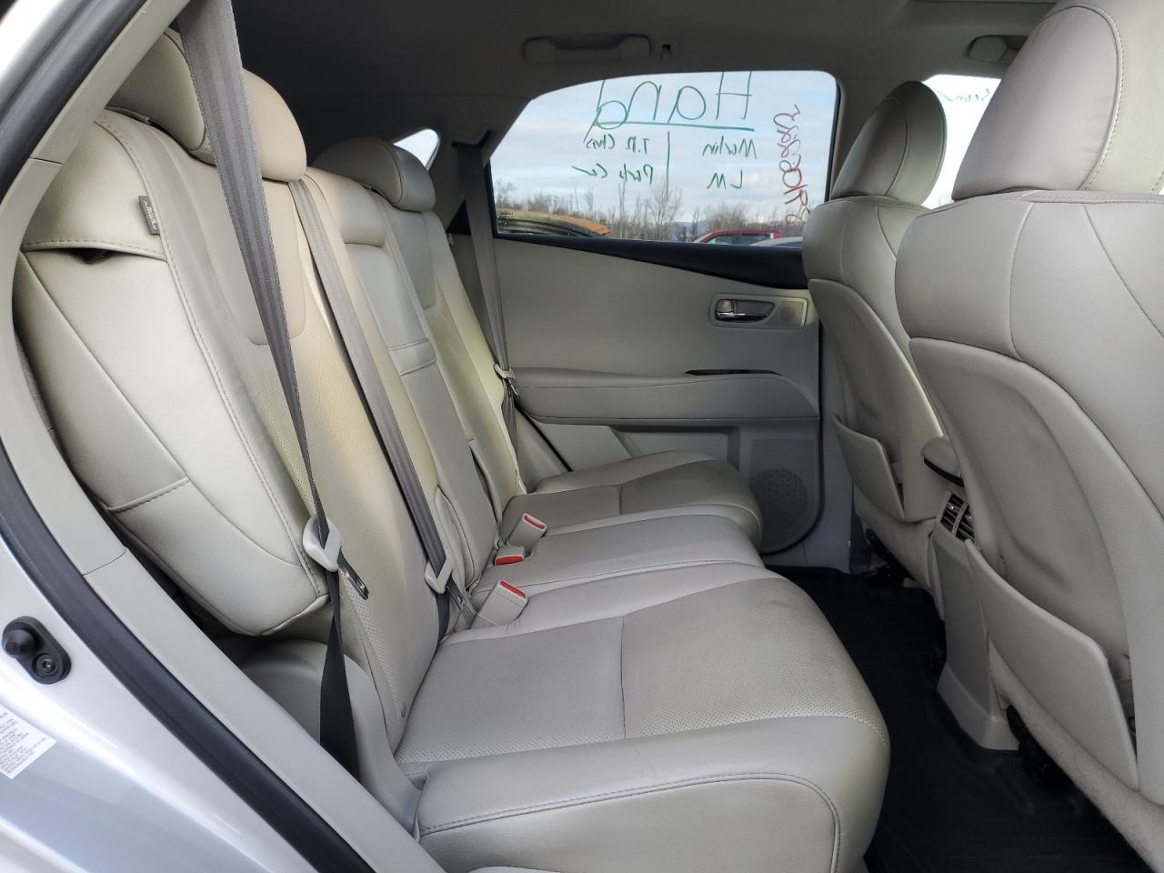 2010 Lexus RX - Image 11