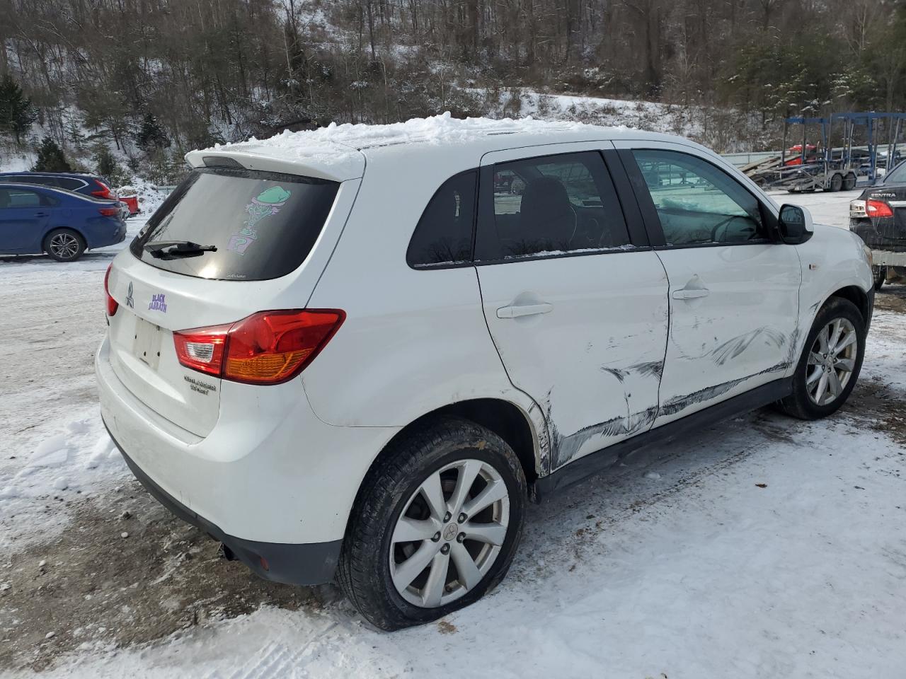 2014 Mitsubishi Outlander - Image 3