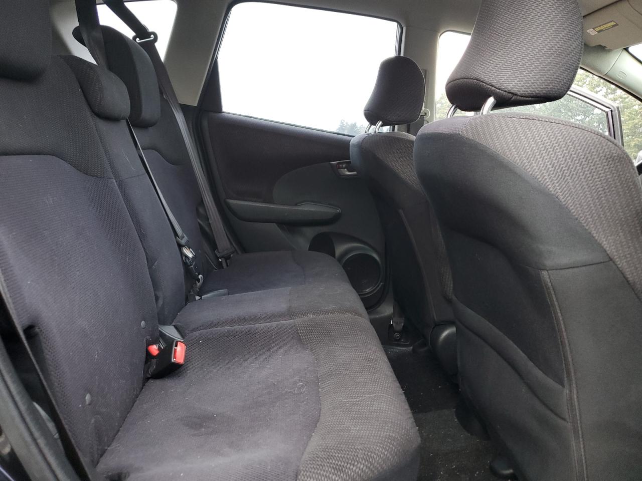 2013 Honda Fit - Image 10