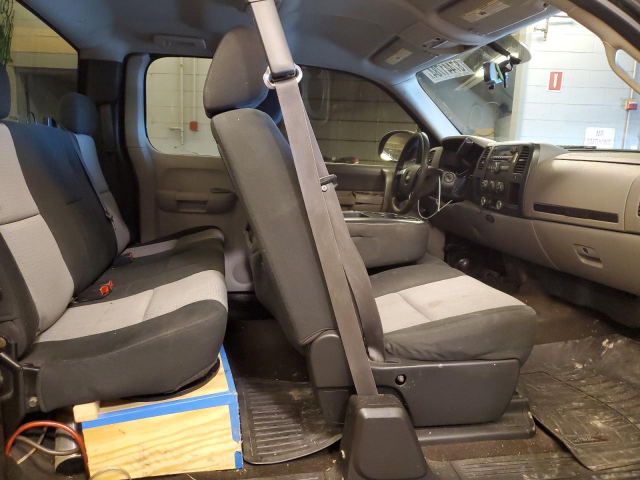 2009 Chevrolet Silverado - Image 10
