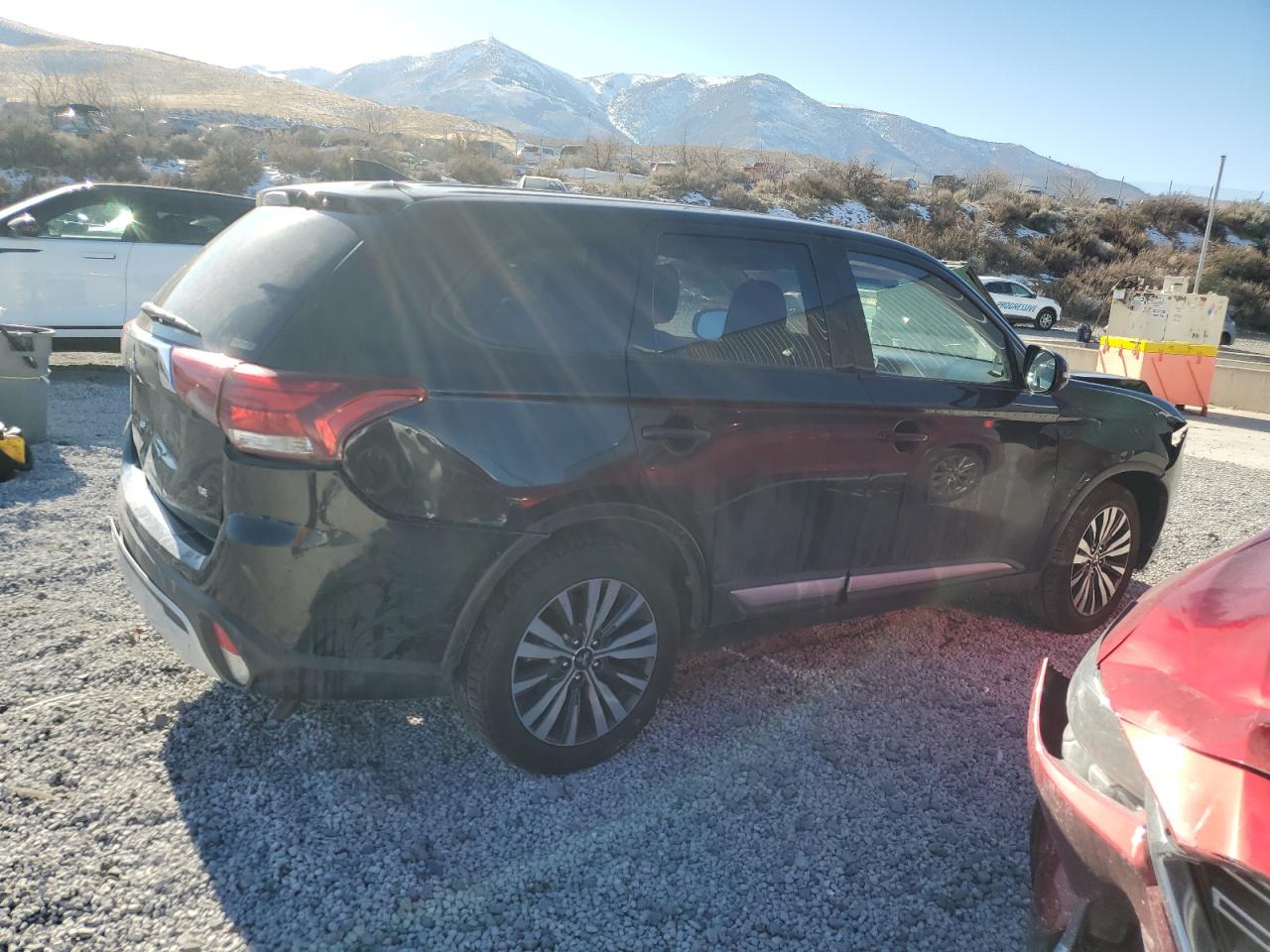 2020 Mitsubishi Outlander - Image 3
