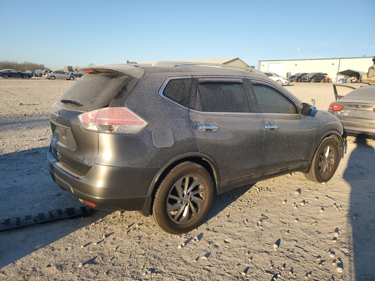 2015 Nissan Rogue - Image 3