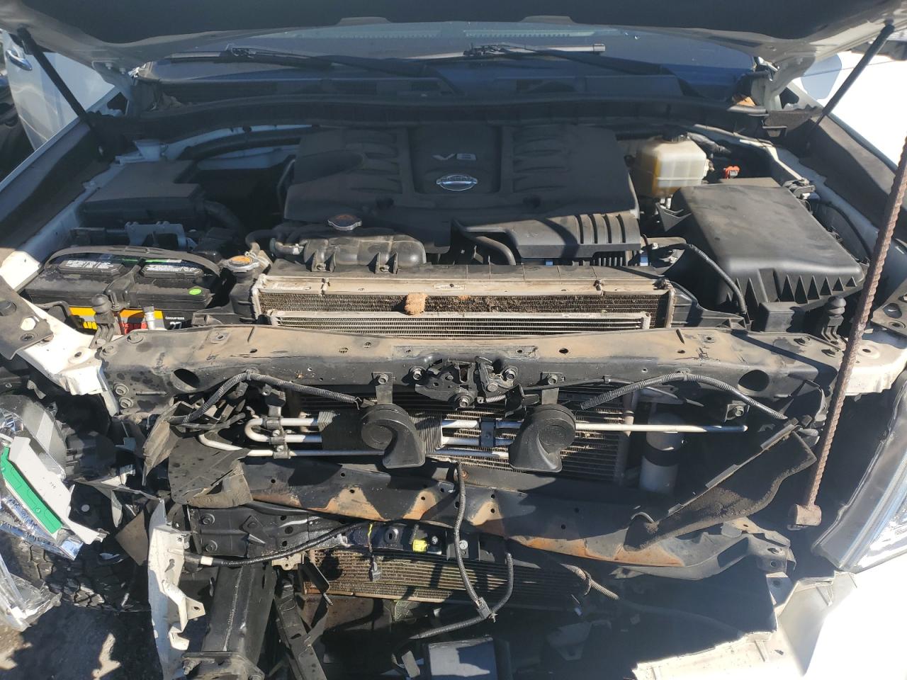 2018 Nissan Armada - Image 13