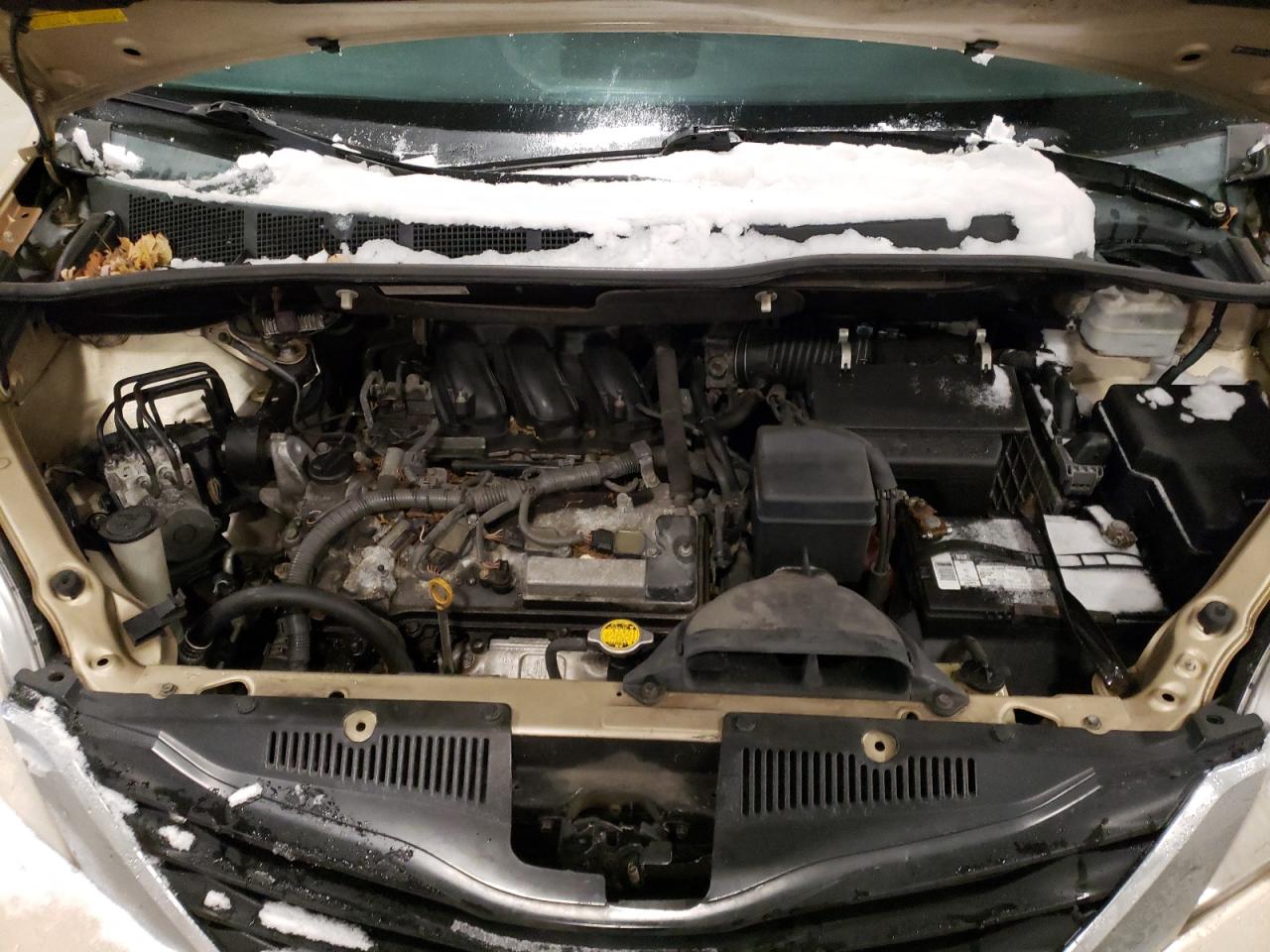 2011 Toyota Sienna - Image 12