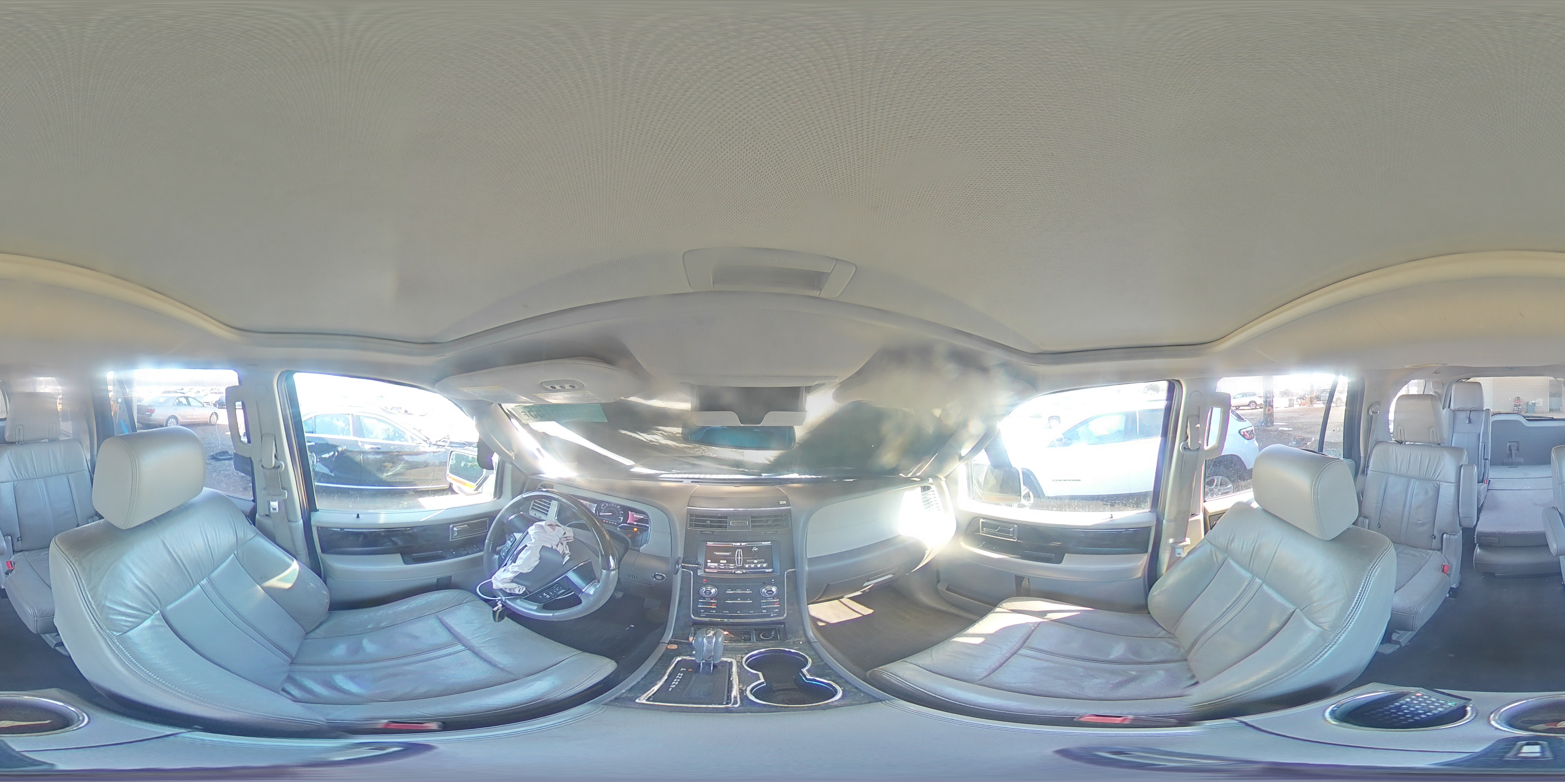 2015 Lincoln Navigator - Image 15